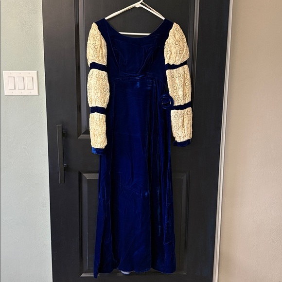 Vintage Dresses & Skirts - Vintage Renaissance Faire Blue Velvet Ivory Lace Medieval Dress Costume XS